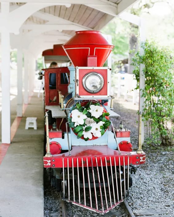 La boda de Taylor y Andrew en un parque de atracciones familiar