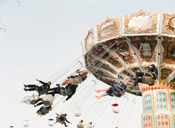 La boda de Taylor y Andrew en un parque de atracciones familiar